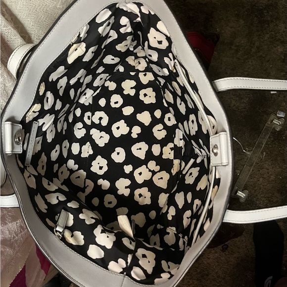 Marc Jacobs Metallic Silver Handbag shoulder bag, Marc Jacob’s beautiful light s - Picture 5 of 11